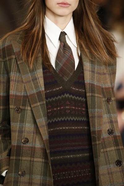 Unlocking the Academia Trend: A Reseller’s Guide to Dark and Light Academia&nbsp;Fashion